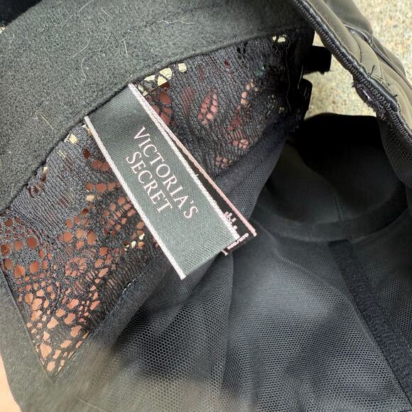 Victoria's Secret Very Sexy Balconet Bustier Bra Faux Leather Lace 32B Black - Picture 3 of 5